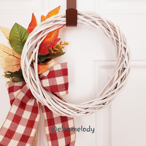 NEW Fall Handmade Wreath - Picture 6 of 7
